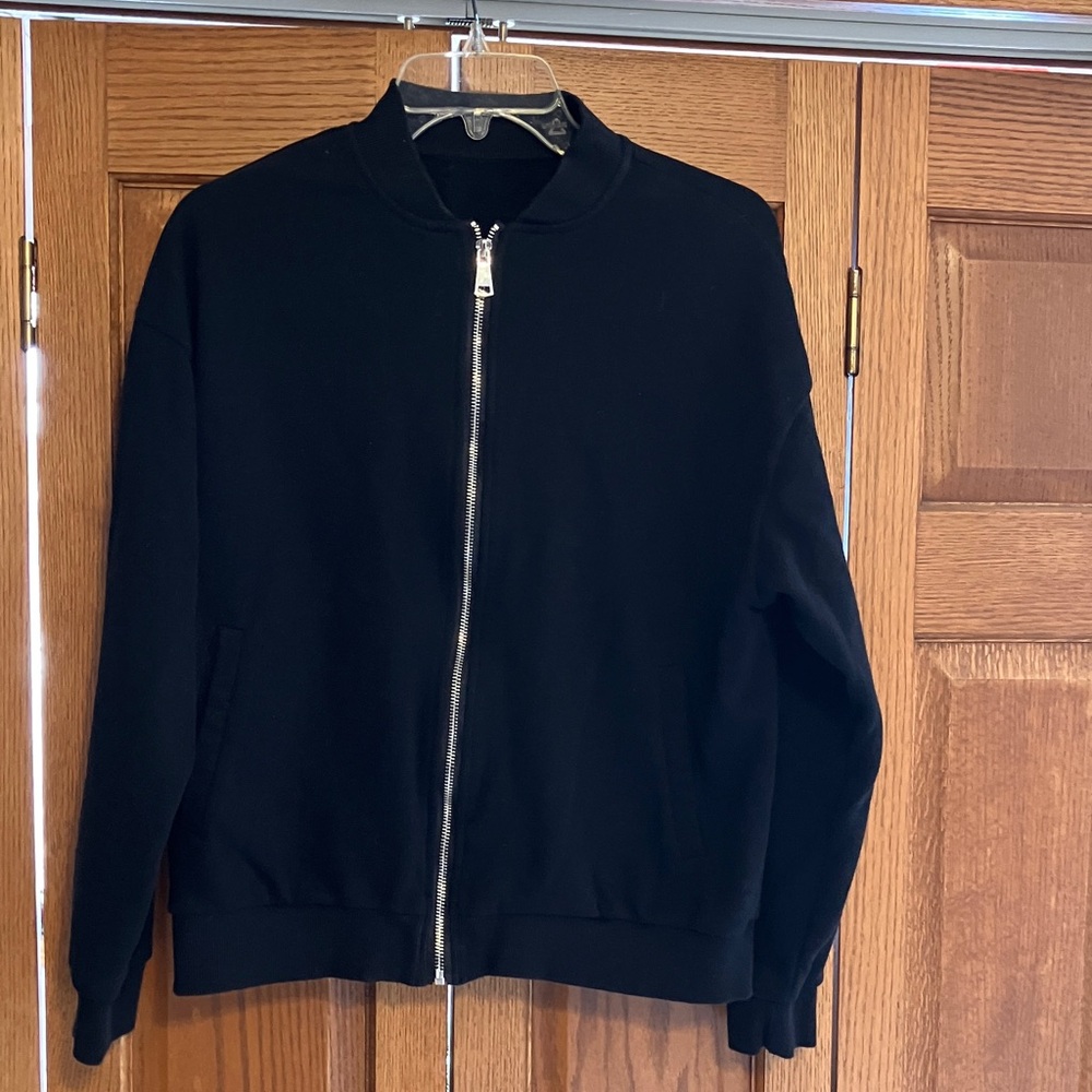Women’s sweatshirt black zip up